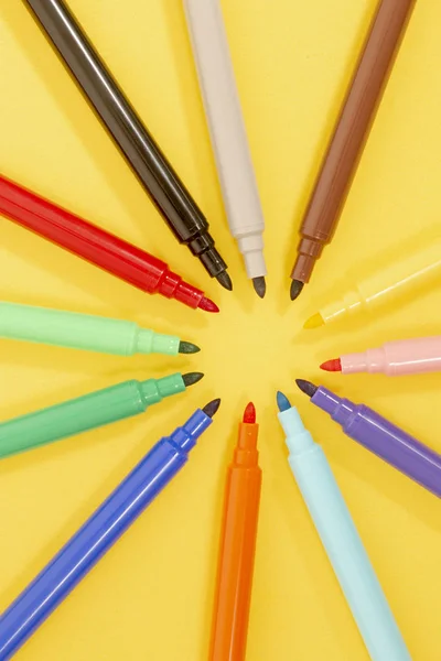 Набір Фетрових Ручок Ізольовані Жовтому Фоні — стокове фото