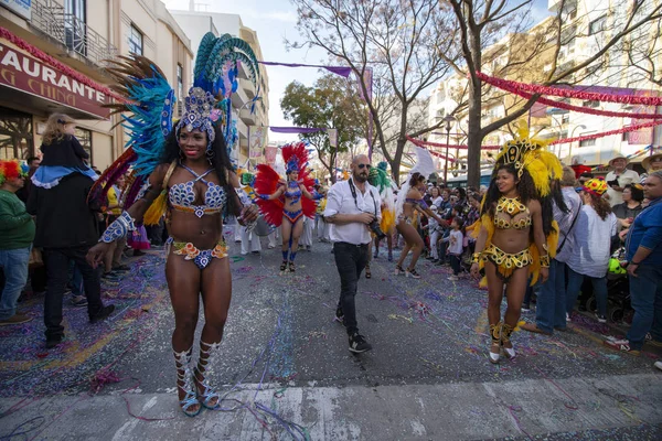 Participants au festival de défilé de carnaval — Photo