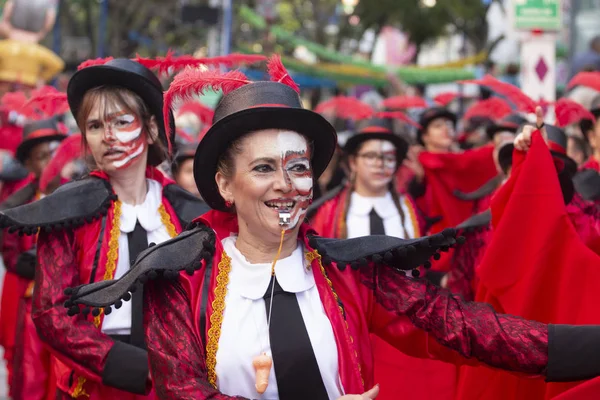 Participants au festival de défilé de carnaval — Photo