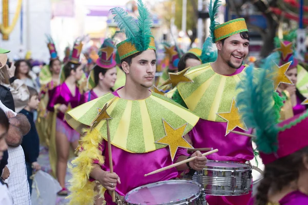 Participants au festival de défilé de carnaval — Photo