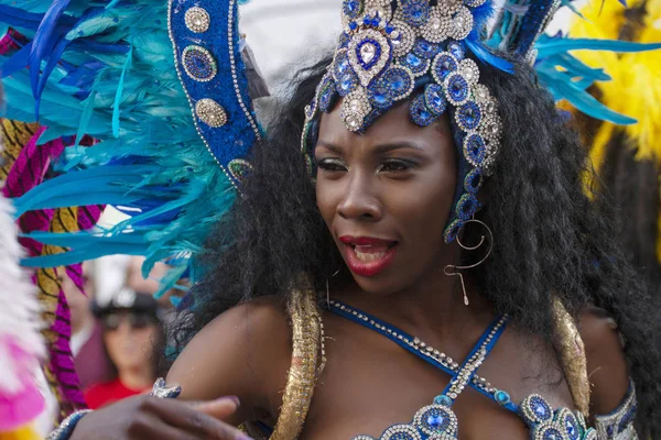 Partecipanti al festival della sfilata di Carnevale — Foto Stock