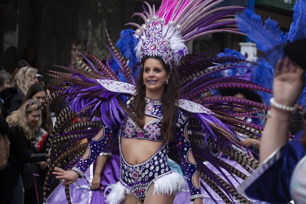 Partecipanti al festival della sfilata di Carnevale — Foto Stock