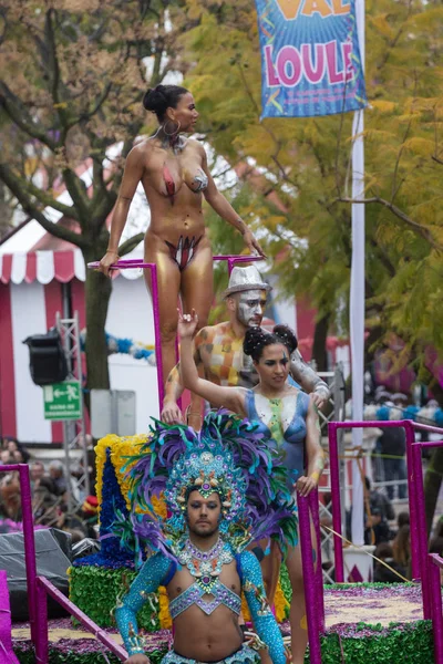 Uczestnicy festiwalu parady karnawału — Zdjęcie stockowe