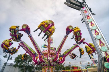 eğlenceli adil olay