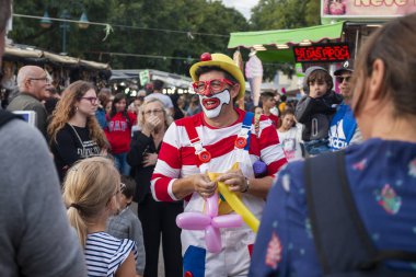 eğlenceli adil olay