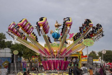 eğlenceli adil olay