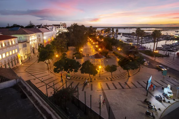 Småbåtshamnen i Faro City vid solnedgången — Stockfoto