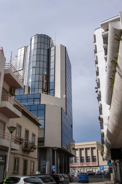 Edificio de oficinas reflectante — Foto de Stock