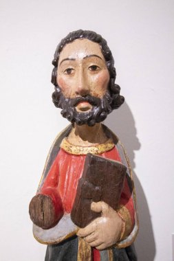 Dini heykelcikler müzede sergileniyor