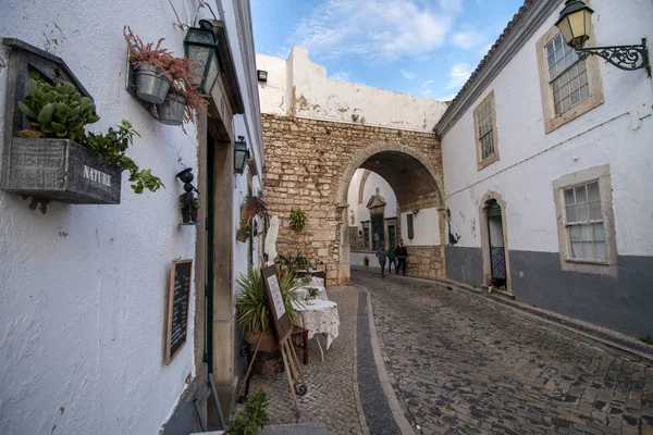 Rua histórica na cidade de Faro — Fotografia de Stock