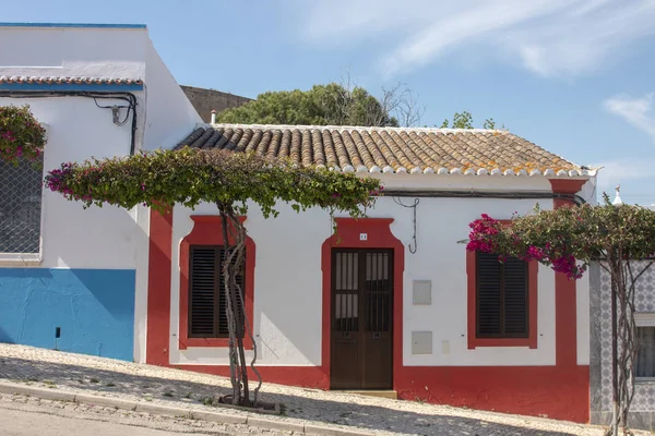 Typische gebouwen van de Portugese steden — Stockfoto