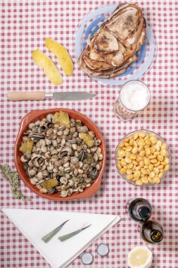 Pişmiş salyangoz geleneksel yemek