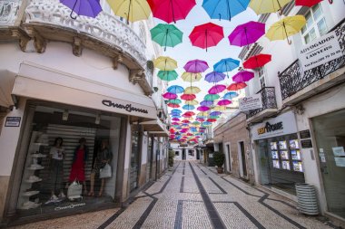 şemsiye sokak dekorasyon