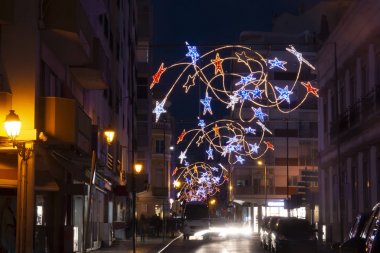 Sokaklar Noel süsleri