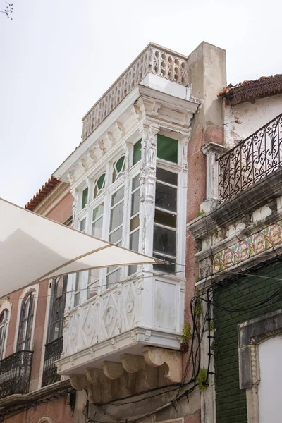 Edificios típicos de las ciudades portuguesas — Foto de Stock