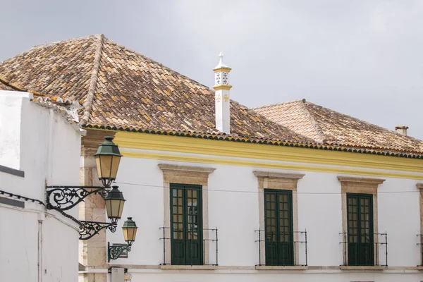 Typische gebouwen van de Portugese steden — Stockfoto