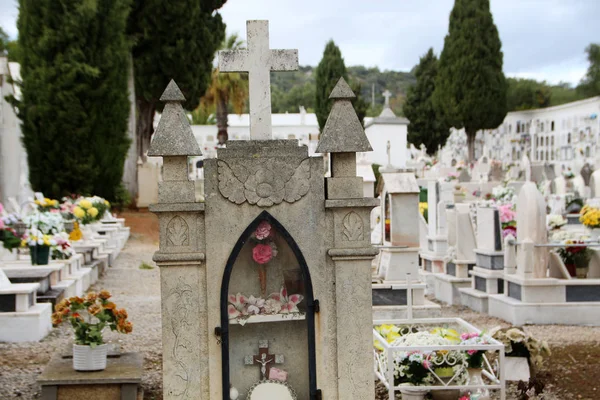 Detalhe do túmulo no cemitério — Fotografia de Stock