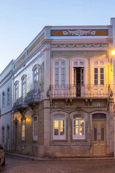 Vintage edifício português — Fotografia de Stock
