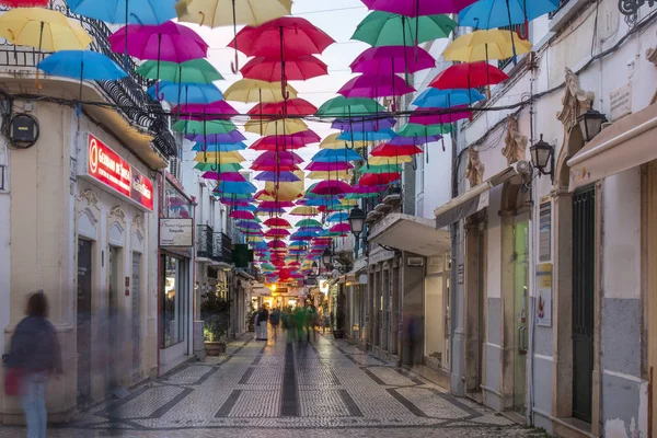 Sombrillas decoración de la calle — Foto de Stock