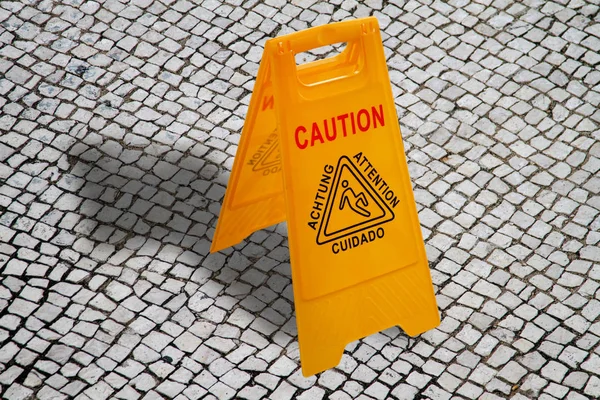 Yellow cleaning sign — Stock Photo, Image