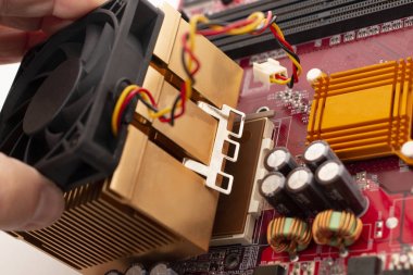 anakart üzerinde bir CPU Fan yükleme