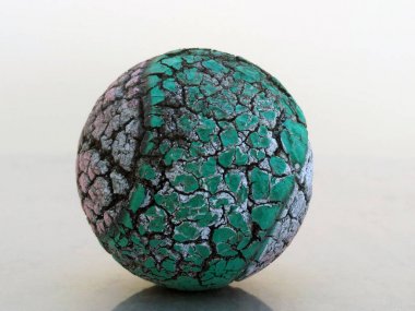 Eski yıpranmış top