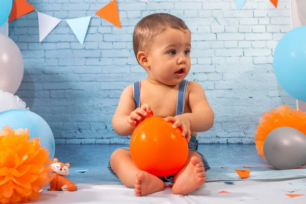Fest För Ett Baby Pojke Med Uppsättning Bestående Ballonger Band — Stockfoto