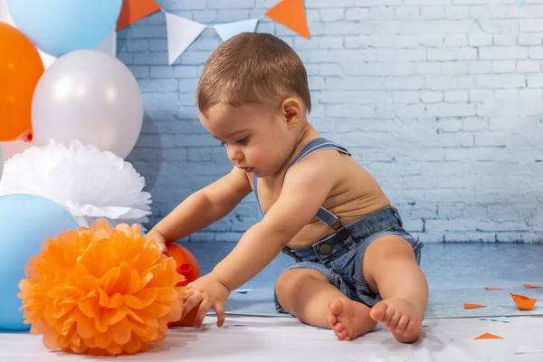 Fête Pour Bébé Garçon Avec Ensemble Composé Ballons Rubans Papier — Photo