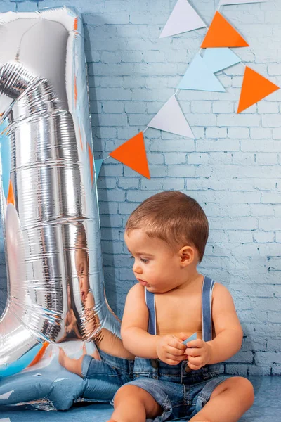 Fête Pour Bébé Garçon Avec Ensemble Composé Ballons Rubans Papier — Photo