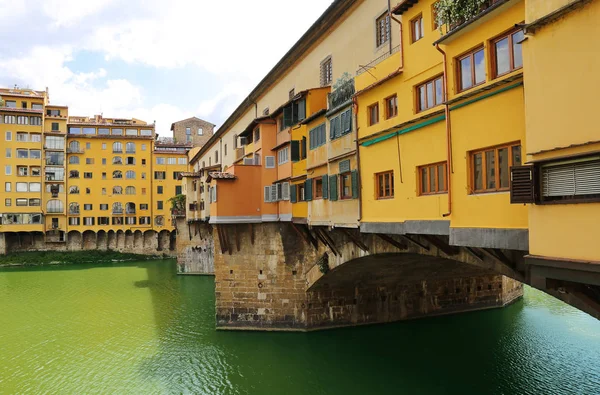 Zár Megjelöl Kilátás Ponte Vecchio Famour Arch Híd Arno Folyó — Stock Fotó