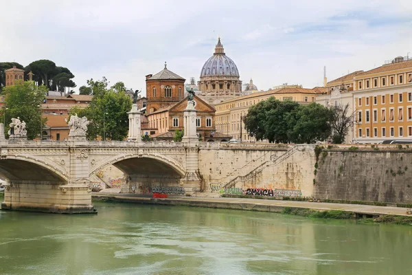 Utsikt Över Peter Basilica Dome Vatikanen Över Ponte Vittorio Emanuele — Stockfoto