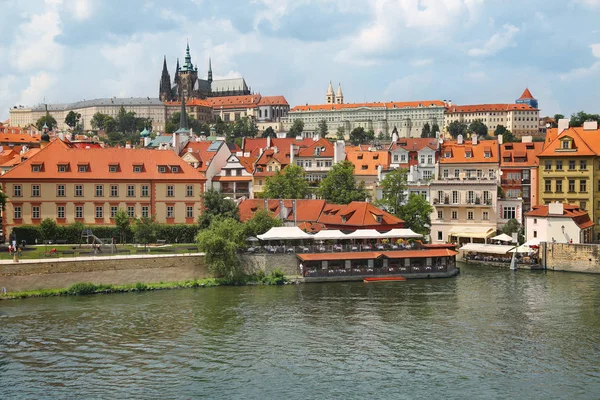 Prague Çek Cumhuriyeti Haziran 2018 Prag Kalesi Prazsky Hrad Vltava — Stok fotoğraf
