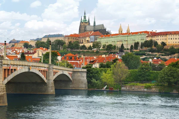 Widok Zamku Praskiego Prazsky Hrad Całej Rzeki Wełtawy Praga Praha — Zdjęcie stockowe