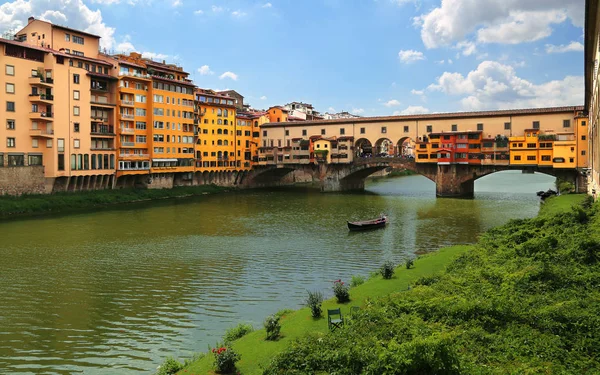 Görünüm Ponte Vecchio Ünlü Kemer Köprü Üzerinden Arno Nehri Floransa — Stok fotoğraf