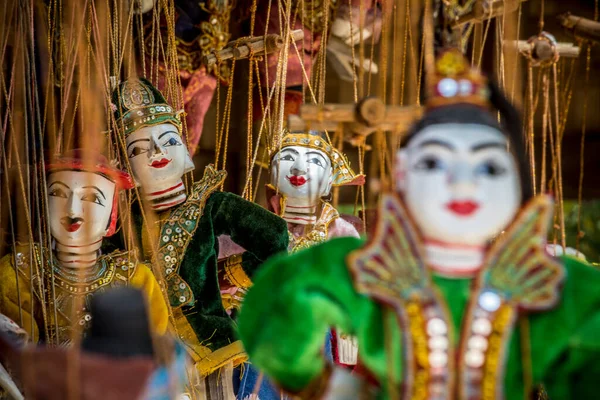 Myanmar Burma kuklaları