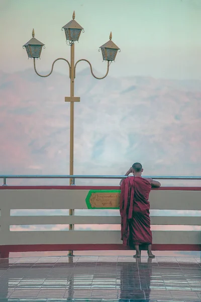 Myanmar Burma 'daki keşiş düşüncesi