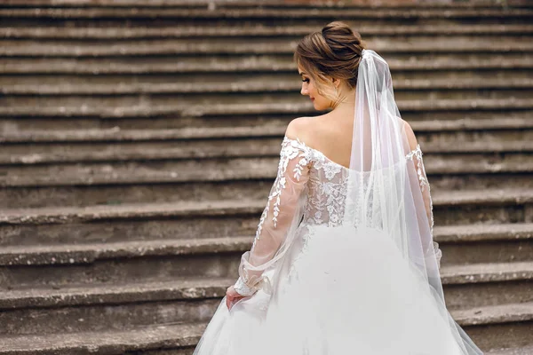 Noiva Vestido Noiva Branco Vista Traseira Dia Casamento Uma Bela — Fotografia de Stock