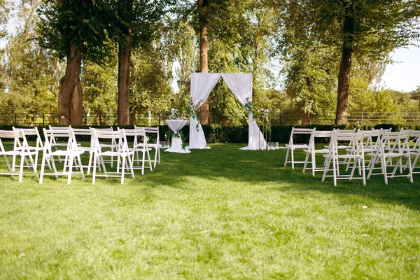 Wedding Arch Decorated Natural Flowers Stands Green Lawn Forest Preparing — Stock Photo, Image