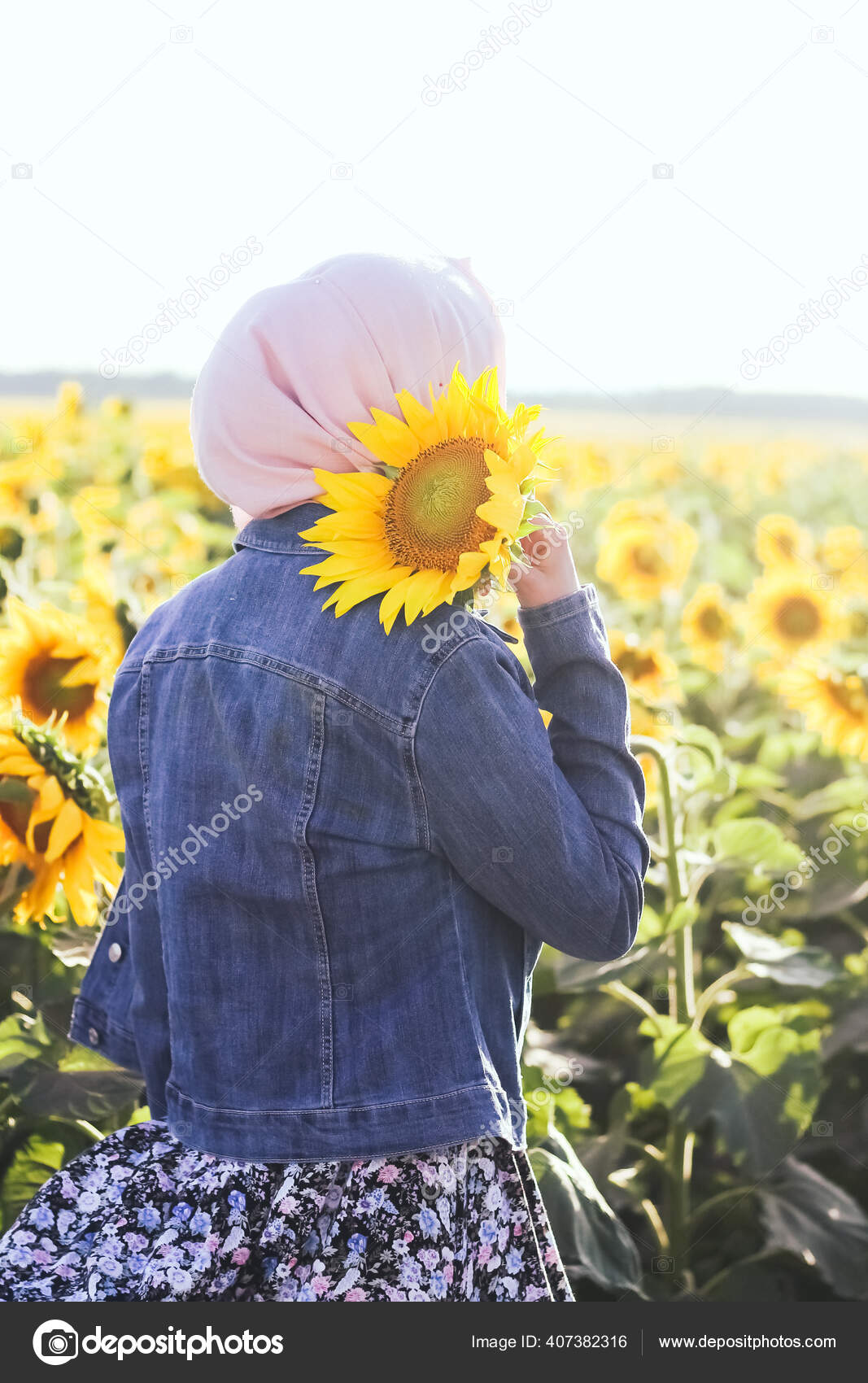 Wanita Muslim Lapangan Dengan Bunga Matahari Dengan Bunga Matahari Bunga Stok Foto C Sar2464 Yandex Ru 407382316