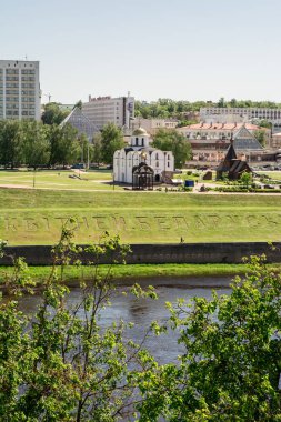 Beyaz Rusya, Vitebsk - 21 Mayıs 2018: Duyuru kilise ve kilise St. Alexander Nevsky
