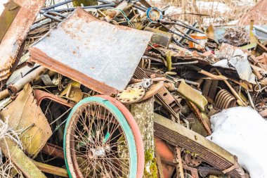 eski bisiklet tekerlek dökümü, ev Atık hurda metal, geri dönüşümlü ikincil kaynaklar