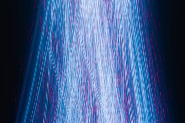 Mavi ışık efektleri, arka planda düz ve kıvrımlı çizgiler. Soyut neon ışık çizgileri arkaplanı