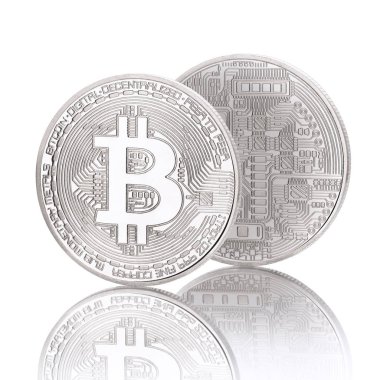 Beyaz arka planda yansıma ile izole Bitcoin