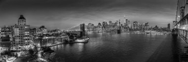 Gece, New York city, Amerika Birleşik Devletleri, Brooklyn Köprüsü ve Aşağı Manhattan skyline.