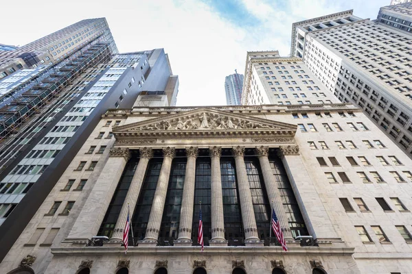 Exterior da Bolsa de Valores de Nova Iorque, Wall Street, Lower Manhattan, Nova Iorque, EUA . — Fotografia de Stock