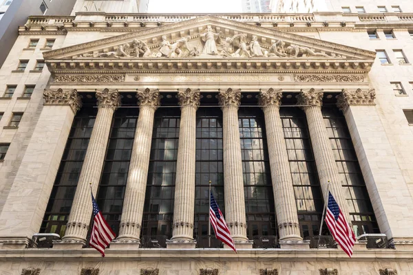 Exterior da Bolsa de Valores de Nova Iorque, Wall Street, Lower Manhattan, Nova Iorque, EUA . — Fotografia de Stock