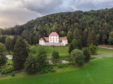 Panoramik Strmol Kalesi, Gorenjska bölge, Slovenya