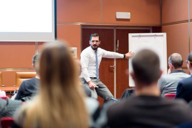 Sözcü İş Toplantısında Konuşma Yapıyor.