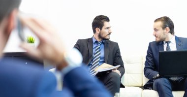 Şirket iş ekibi ve iş toplantısında yönetici..