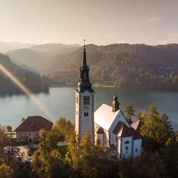 Letecký pohled na ostrově jezera Bled, Slovinsko. — Stock fotografie